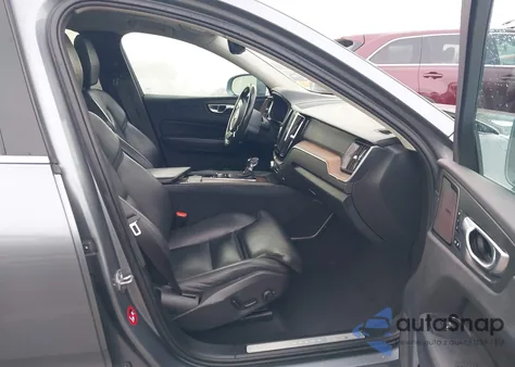 2019 Volvo Xc60 T5 Inscription из США, поврежденный, VIN LYV102RL6KB200139